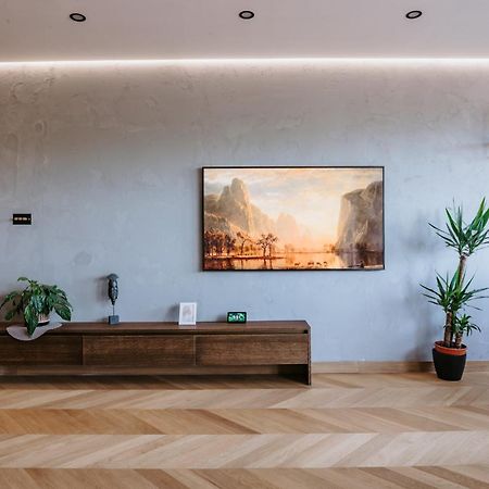 Апартаменты Minimalist Design Penthouse - Kosice Old Town Экстерьер фото