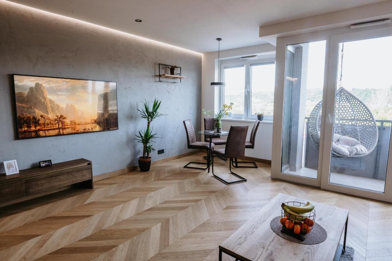 Апартаменты Minimalist Design Penthouse - Kosice Old Town Экстерьер фото